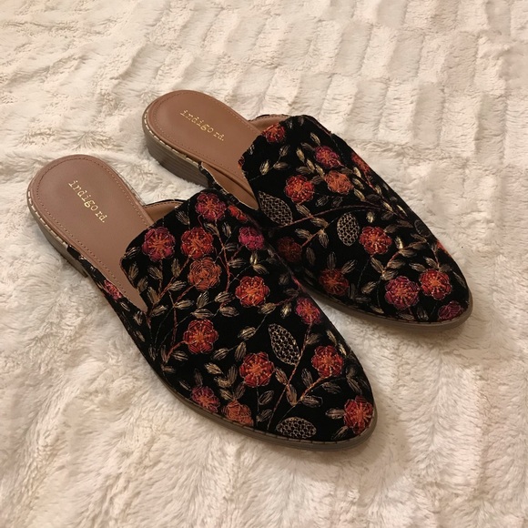 Indigo Rd Shoes - NWOT {Indigo Rd} floral textile mules